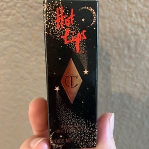 Charlotte Tilbury kissing lipstick JK Magic